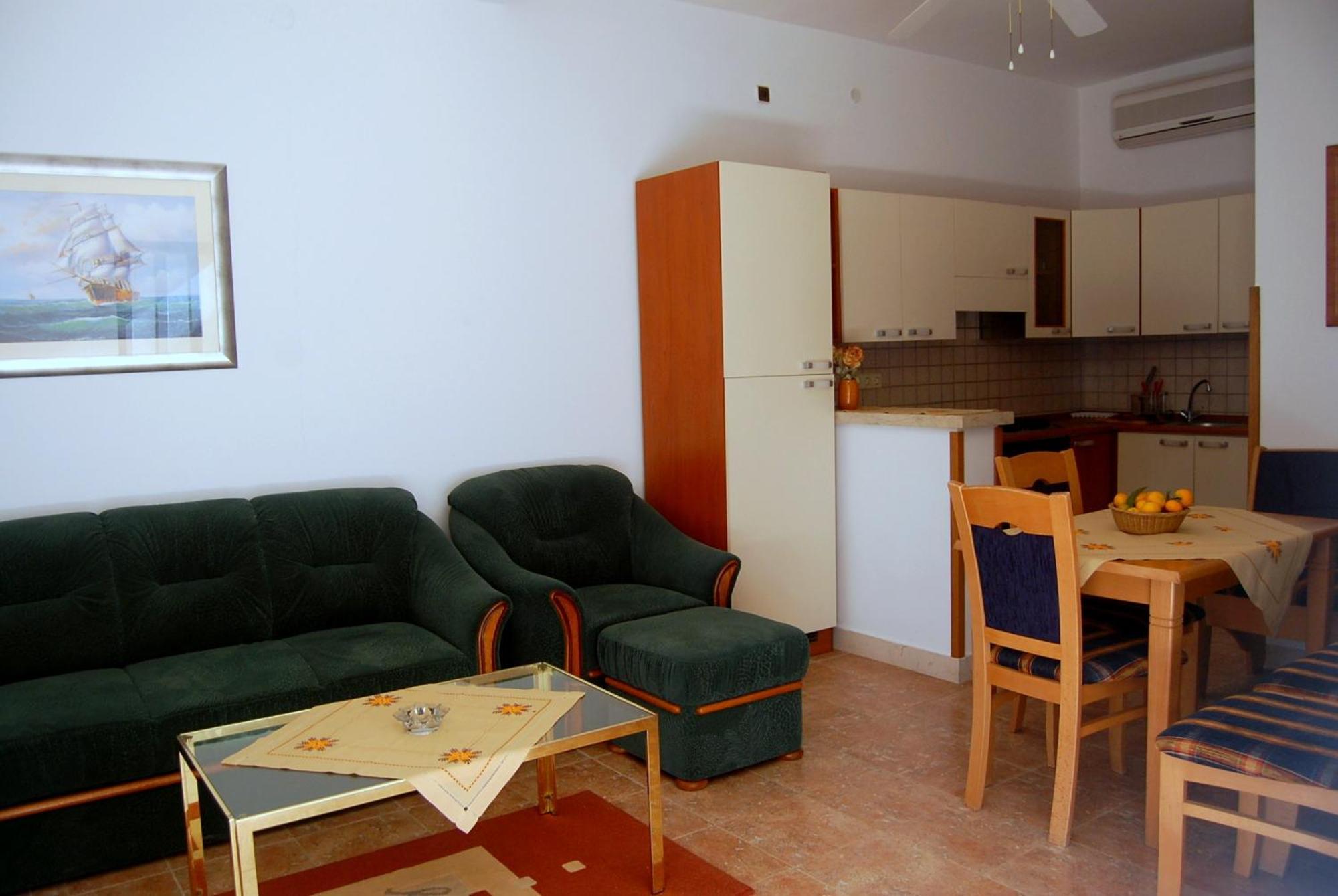 Apartments And Rooms Villa Mir Zaton  Room photo