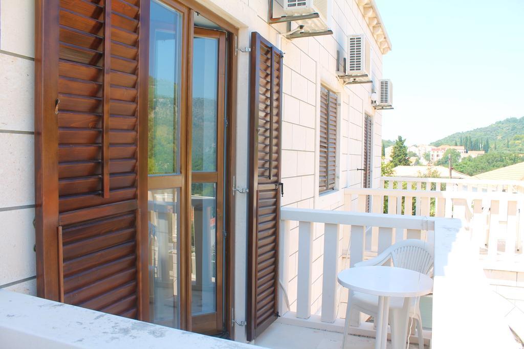 Apartments And Rooms Villa Mir Zaton  Exterior photo